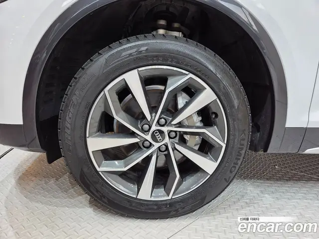 Audi Q5 2023 2.0 автомат (гидро), миниатюра 5