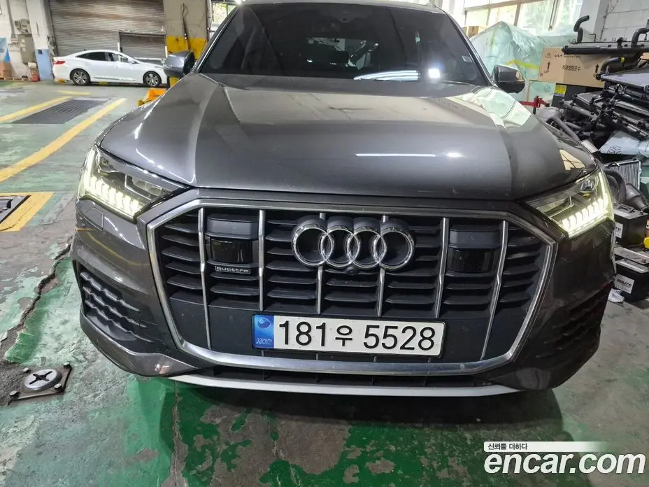 Audi Q7 2021 3.0 автомат (гидро), фото 1