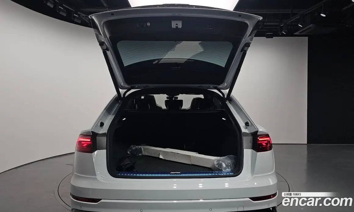 Audi Q8 2025 3.0 автомат (гидро), фото 30 Audi Q8 2025 3.0 автомат (гидро), фото 30