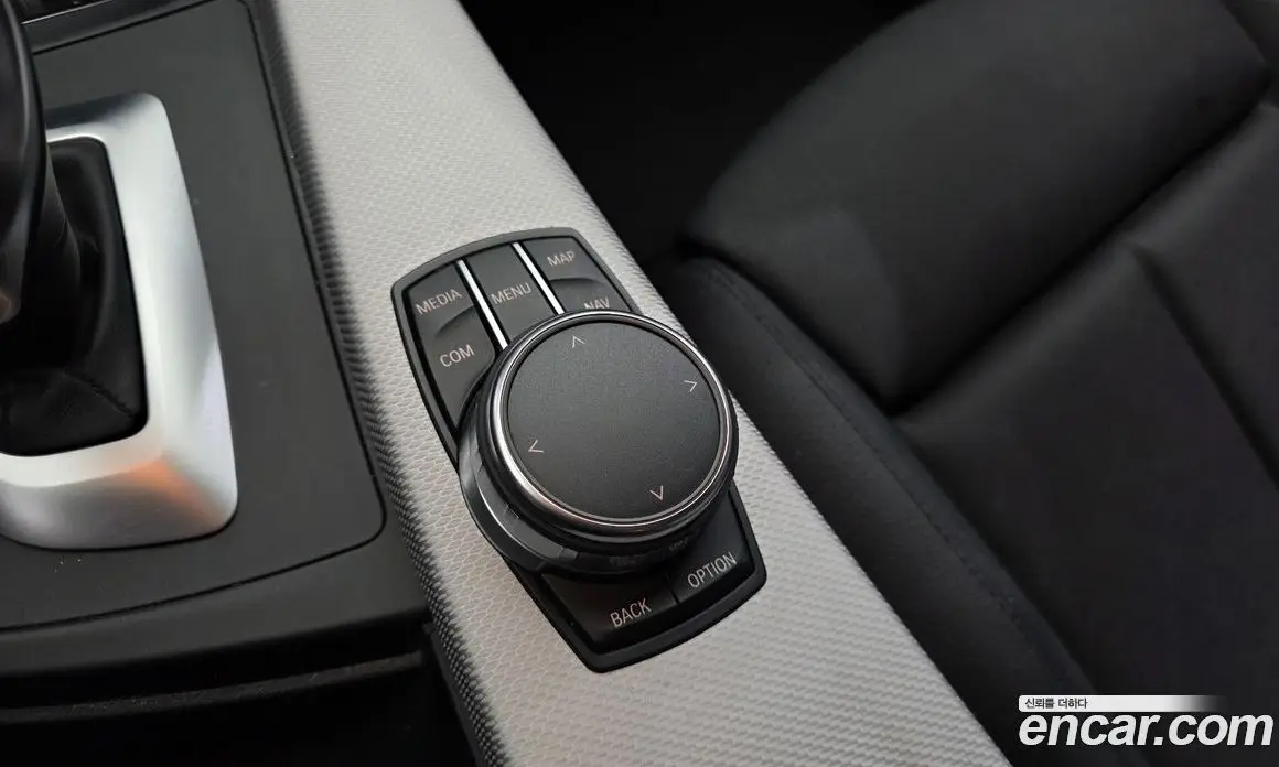 BMW 3 серия 2017 2.0 автомат (гидро), фото 30