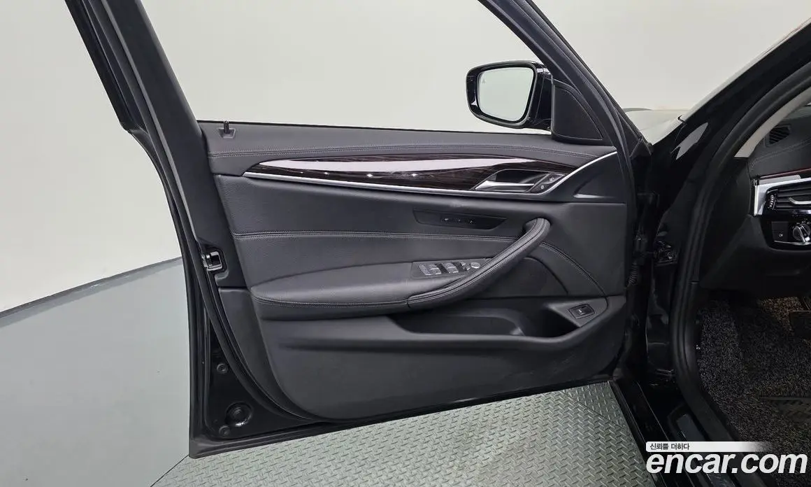 BMW 5 серия 2021 2.0 автомат (гидро), фото 14