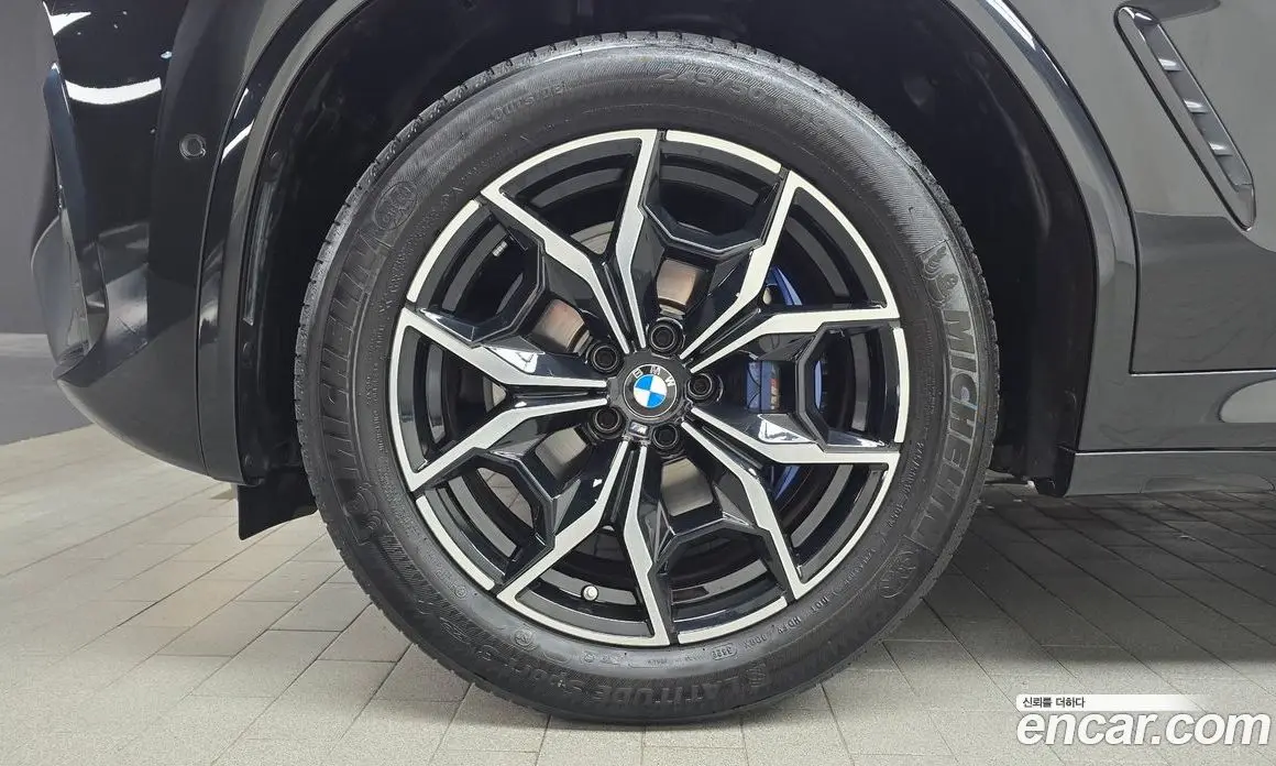 BMW X4 2023 2.0 автомат (гидро), фото 5