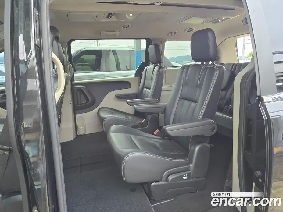 Dodge Grand Caravan 2019 3.6 автомат (гидро), фото 8 Dodge Grand Caravan 2019 3.6 автомат (гидро), фото 8