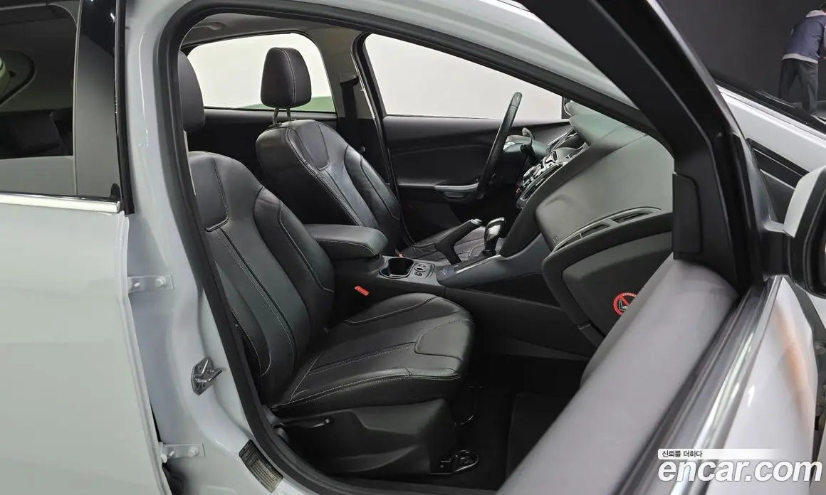 Ford Focus 2015 2.0 автомат (гидро), фото 12 Ford Focus 2015 2.0 автомат (гидро), фото 12
