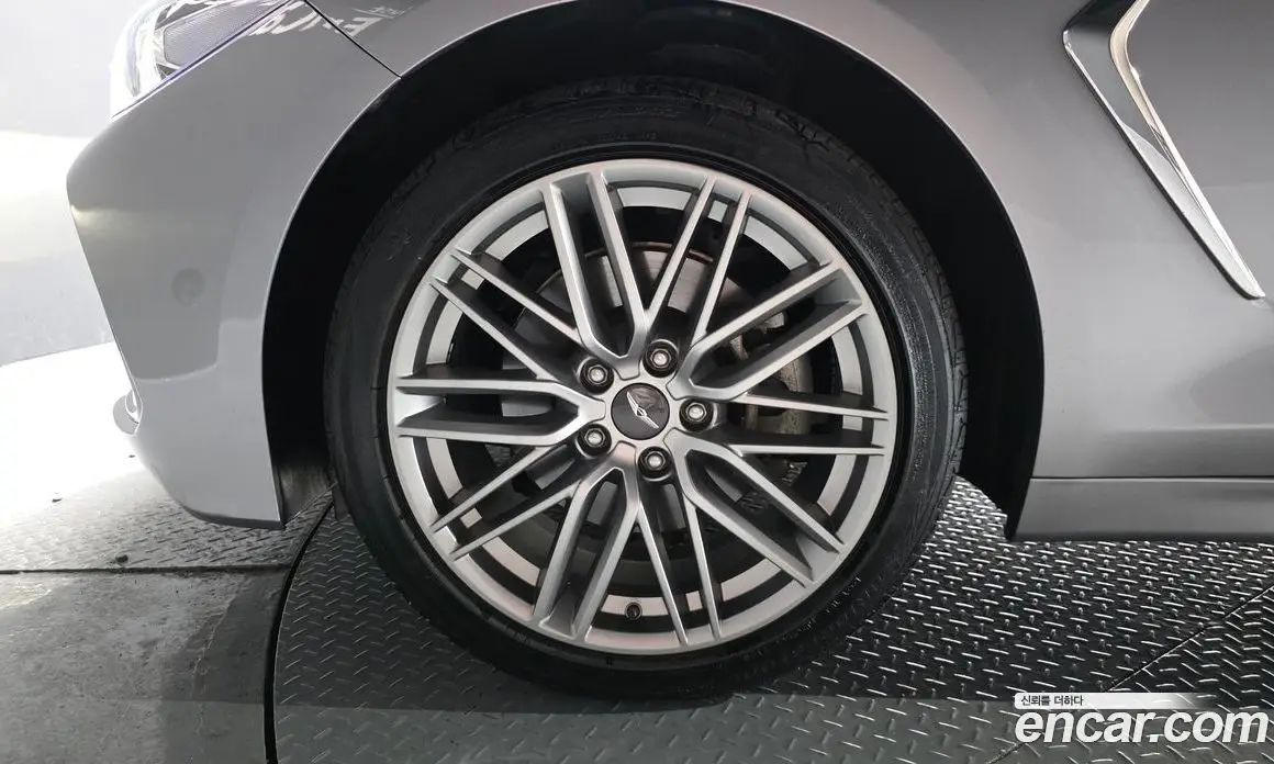 Genesis G70 2019 2.0 автомат (гидро), фото 5 Genesis G70 2019 2.0 автомат (гидро), фото 5