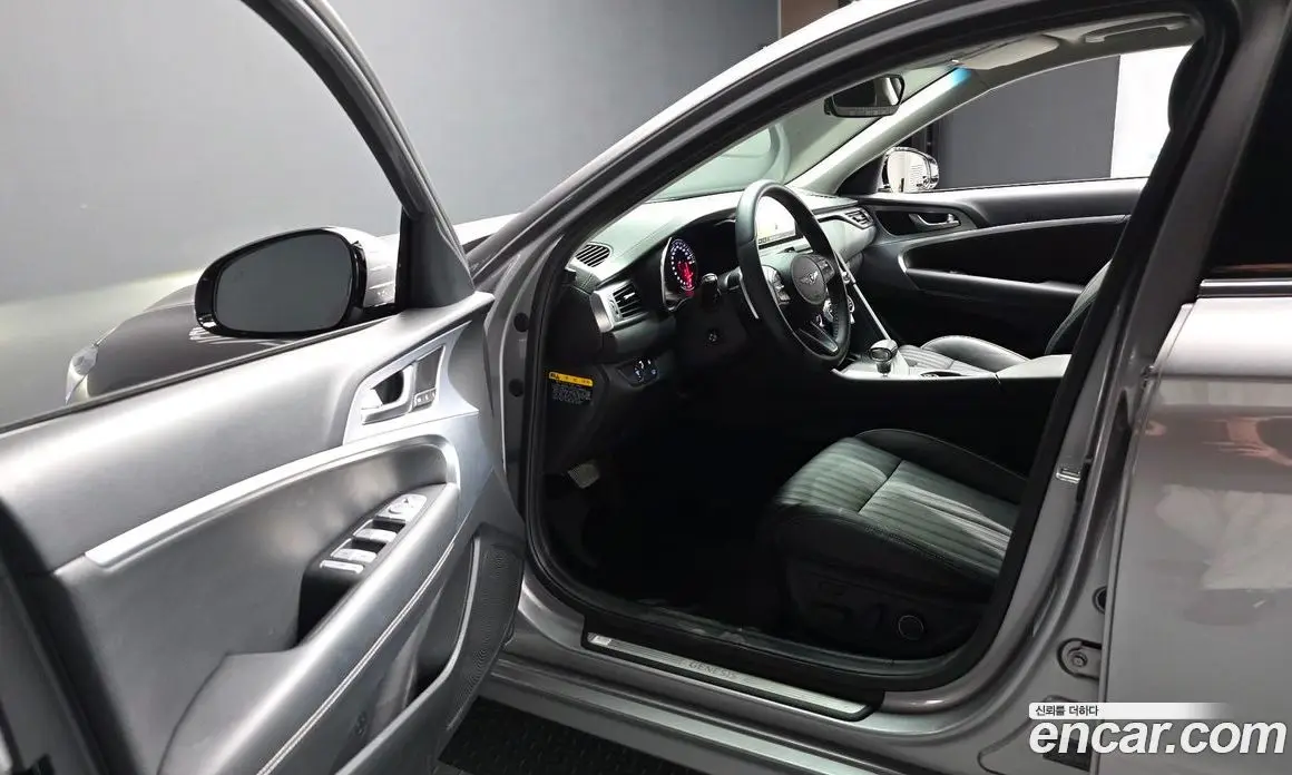 Genesis G70 2019 2.0 автомат (гидро), фото 10 Genesis G70 2019 2.0 автомат (гидро), фото 10