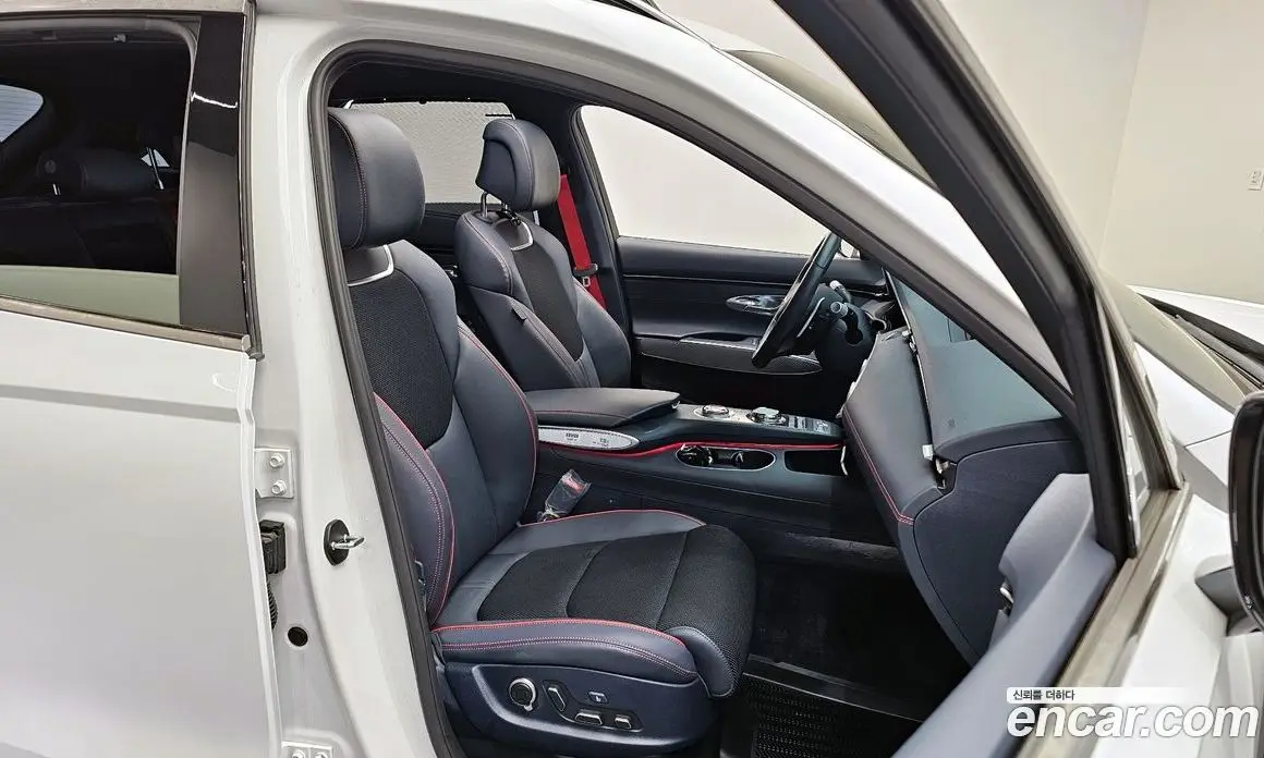 Genesis GV70 2023 2.5 автомат (гидро), фото 12