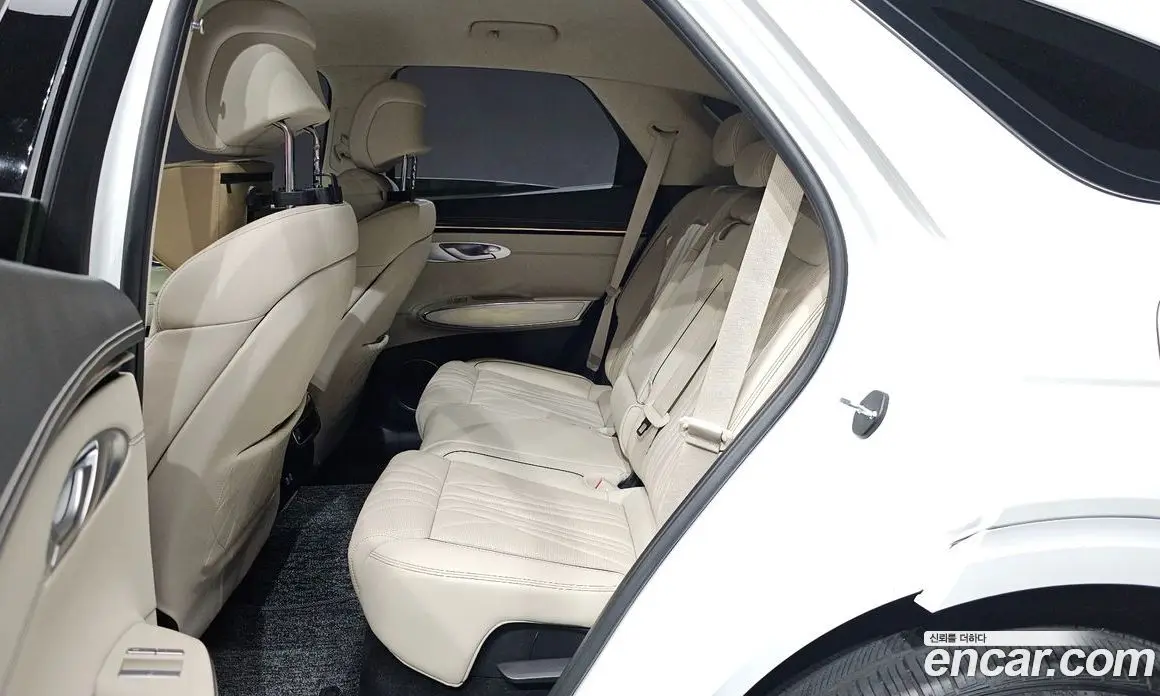 Genesis GV70 2024 2.5 автомат (гидро), фото 16 Genesis GV70 2024 2.5 автомат (гидро), фото 16
