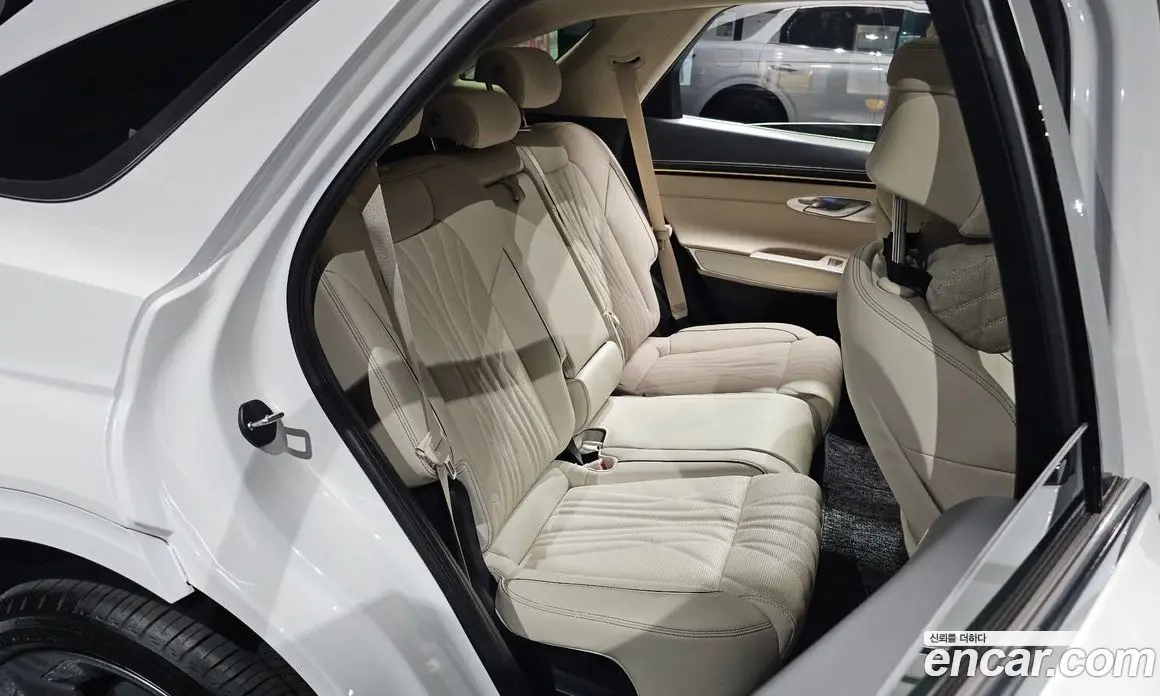 Genesis GV70 2024 2.5 автомат (гидро), фото 17 Genesis GV70 2024 2.5 автомат (гидро), фото 17
