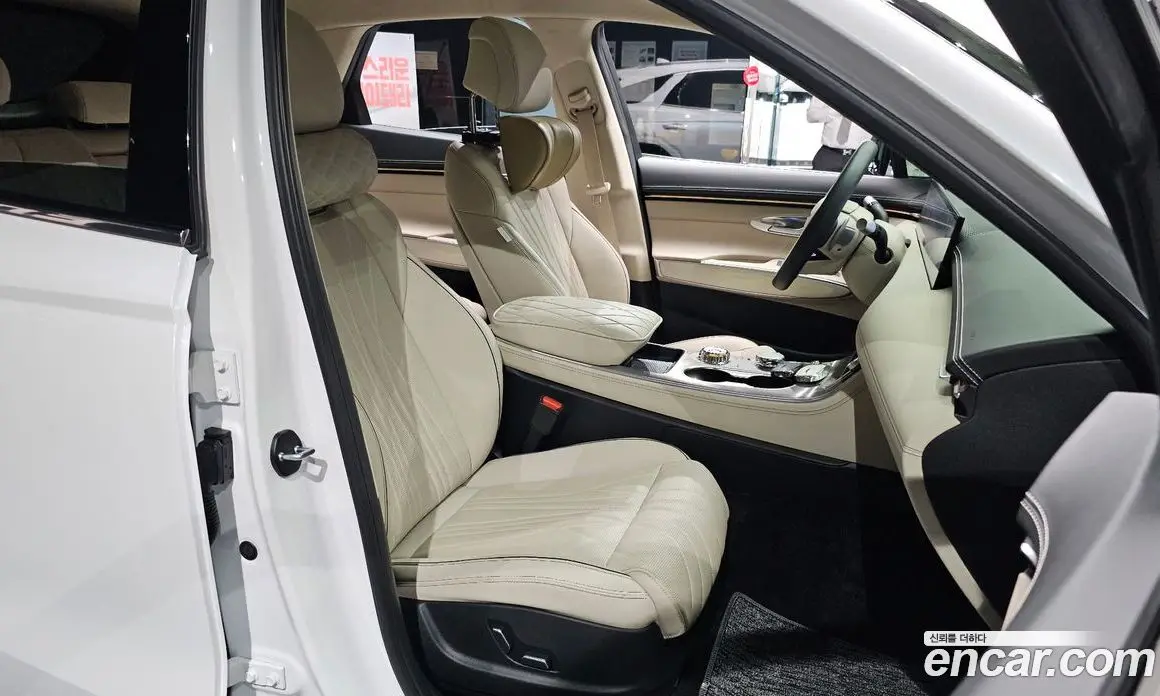 Genesis GV70 2024 2.5 автомат (гидро), фото 18 Genesis GV70 2024 2.5 автомат (гидро), фото 18