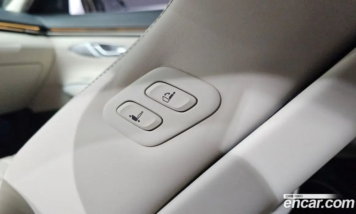 Genesis GV70 2024 2.5 автомат (гидро), фото 32 Genesis GV70 2024 2.5 автомат (гидро), фото 32