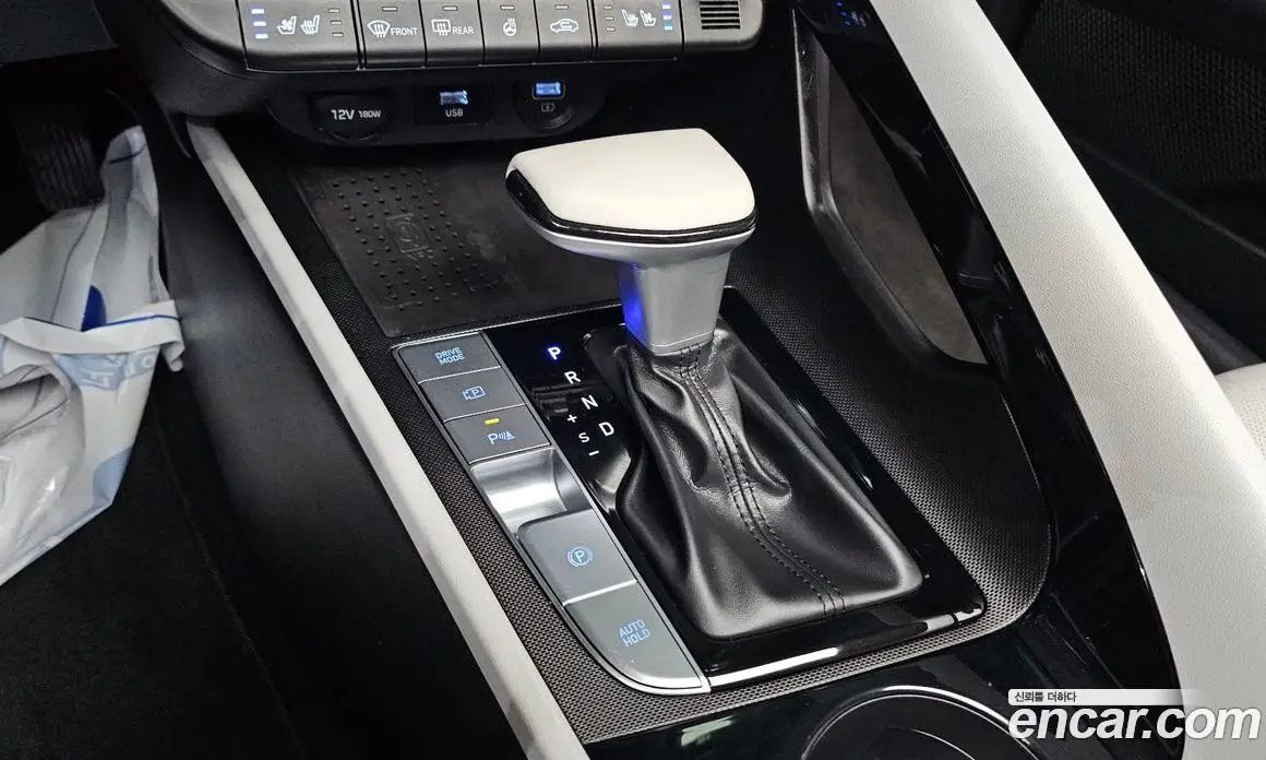 Hyundai Avante 2020 1.6 автомат (гидро), фото 12