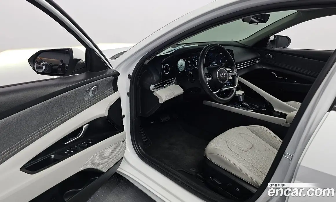 Hyundai Avante 2020 1.6 автомат (гидро), фото 17