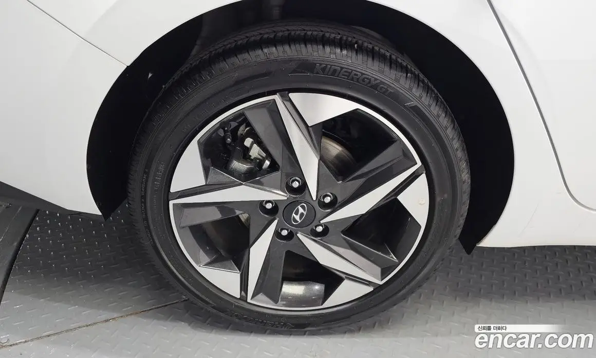 Hyundai Avante 2020 1.6 автомат (гидро), фото 5