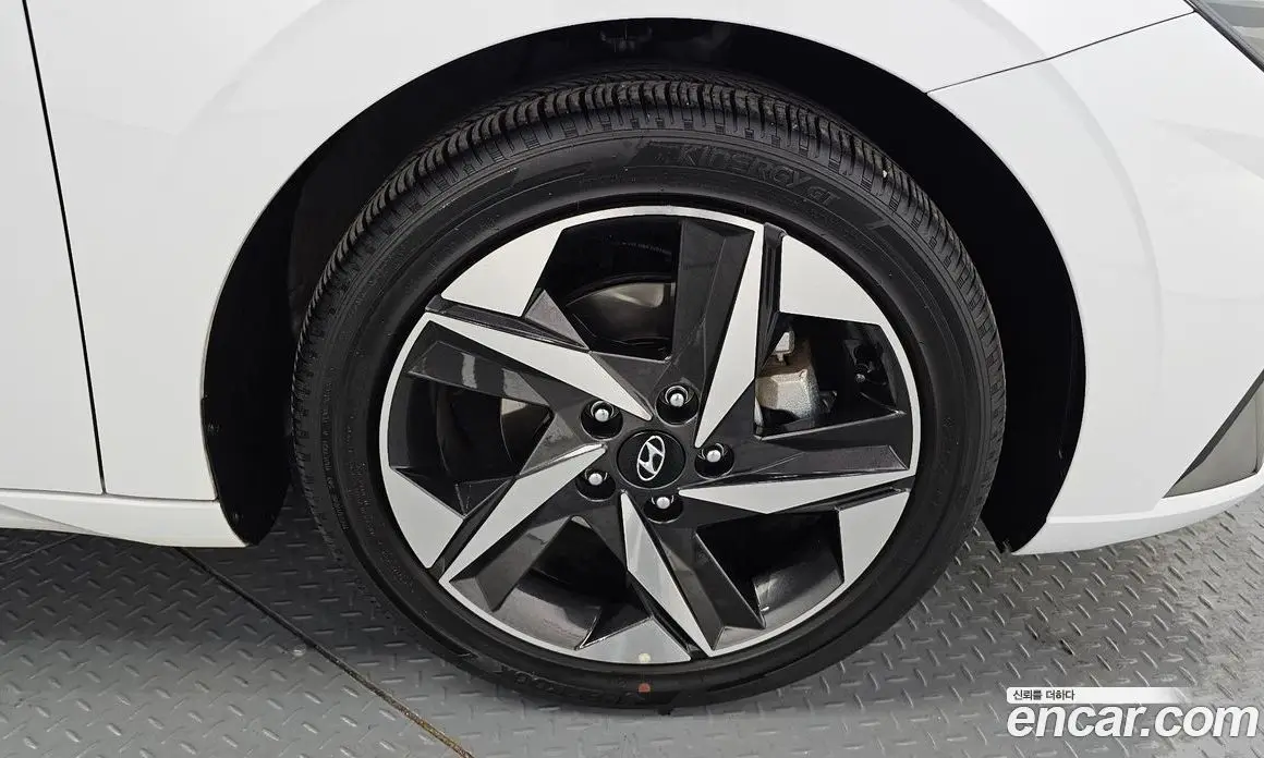 Hyundai Avante 2020 1.6 автомат (гидро), фото 7