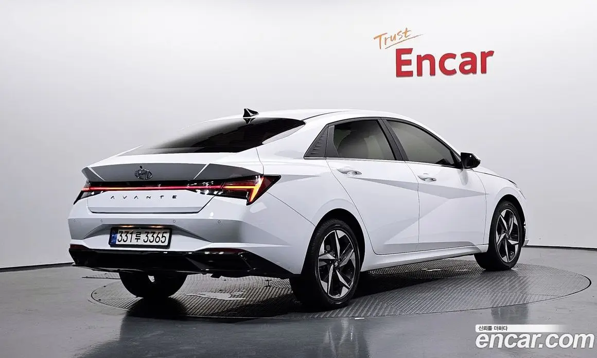 Hyundai Avante 2021 1.6 автомат (гидро), фото 2