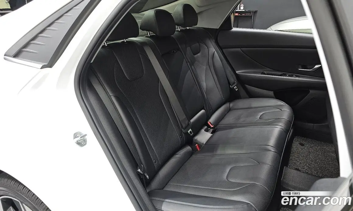 Hyundai Avante 2021 1.6 автомат (гидро), фото 11