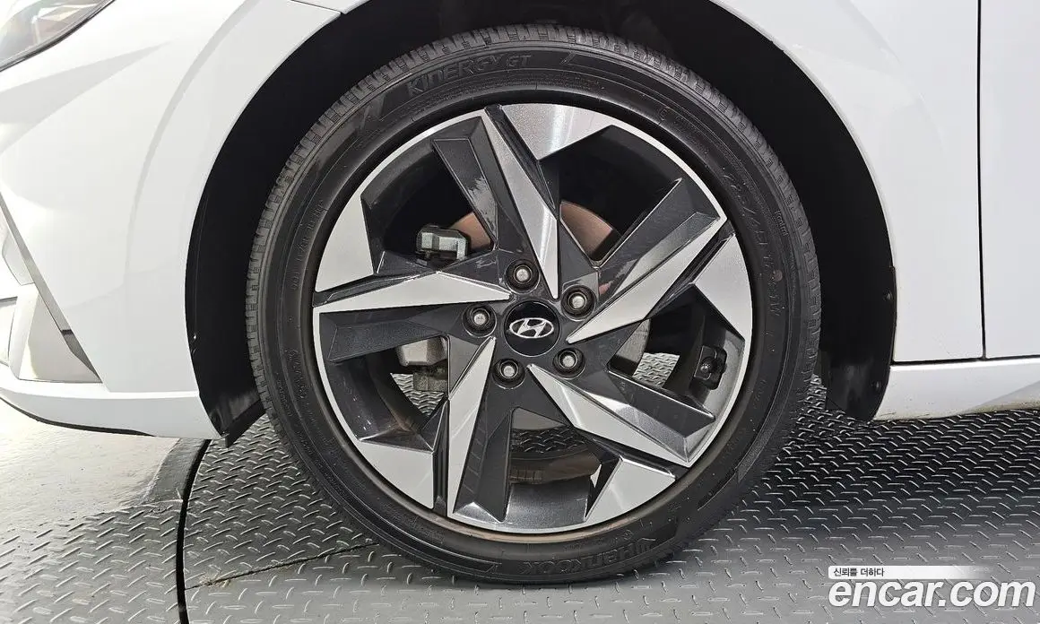 Hyundai Avante 2021 1.6 автомат (гидро), фото 5