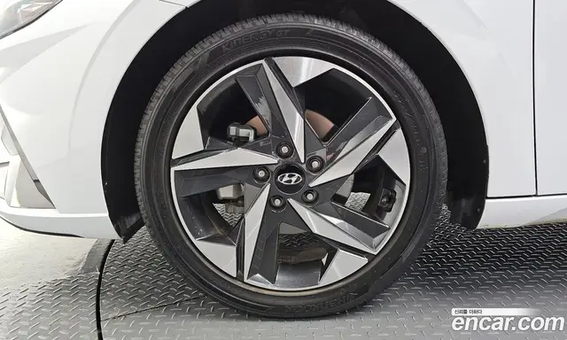 Hyundai Avante 2021 1.6 автомат (гидро), миниатюра 5