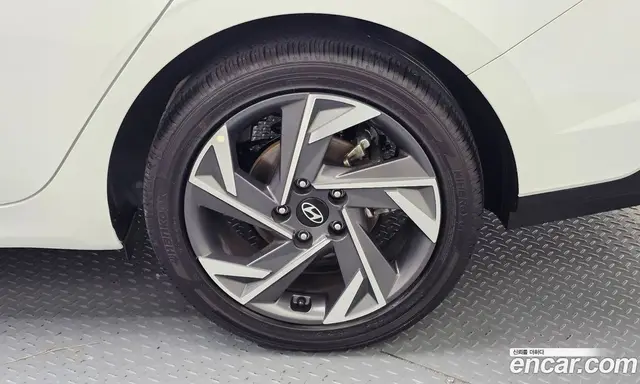 Hyundai Avante 2025 1.6 автомат (гидро), миниатюра 7 Hyundai Avante 2025 1.6 автомат (гидро), миниатюра 7