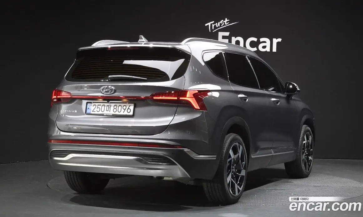 Hyundai Santa Fe 2023 2.5 автомат (гидро), фото 1