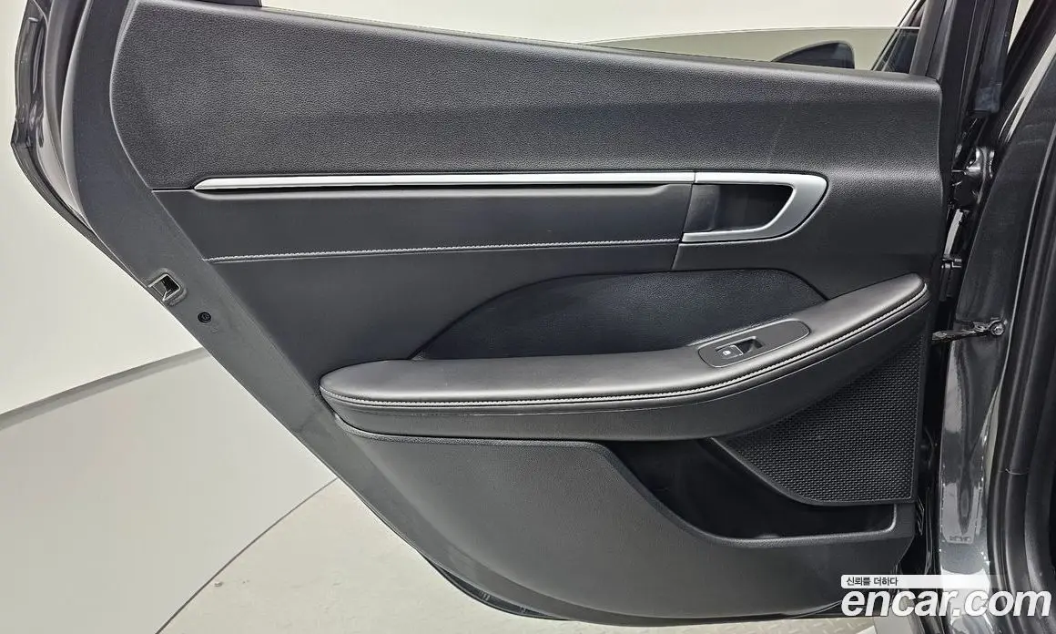 Hyundai Sonata 2023 1.6 автомат (гидро), фото 14