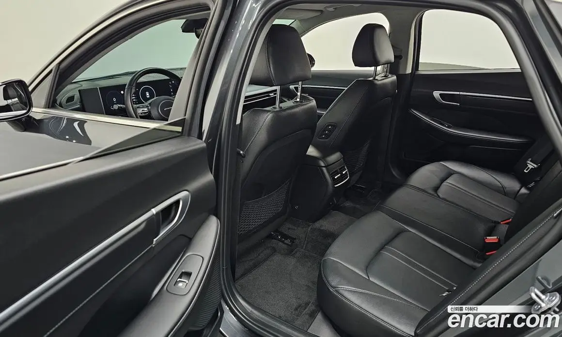 Hyundai Sonata 2023 1.6 автомат (гидро), фото 16
