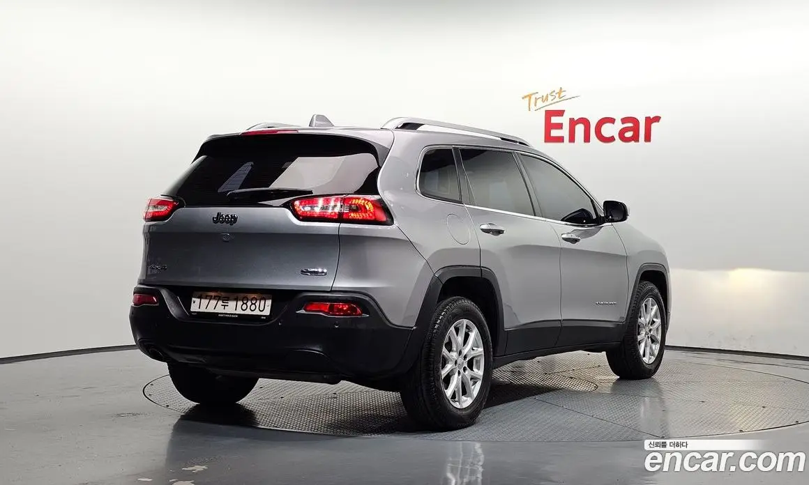 Jeep Cherokee 2015 2.4 автомат (гидро), фото 2 Jeep Cherokee 2015 2.4 автомат (гидро), фото 2