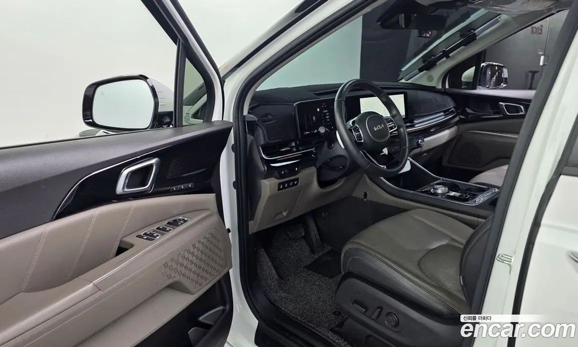 Kia Carnival 2024 1.6 автомат (гидро), фото 13