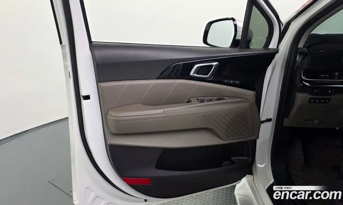 Kia Carnival 2024 1.6 автомат (гидро), фото 14