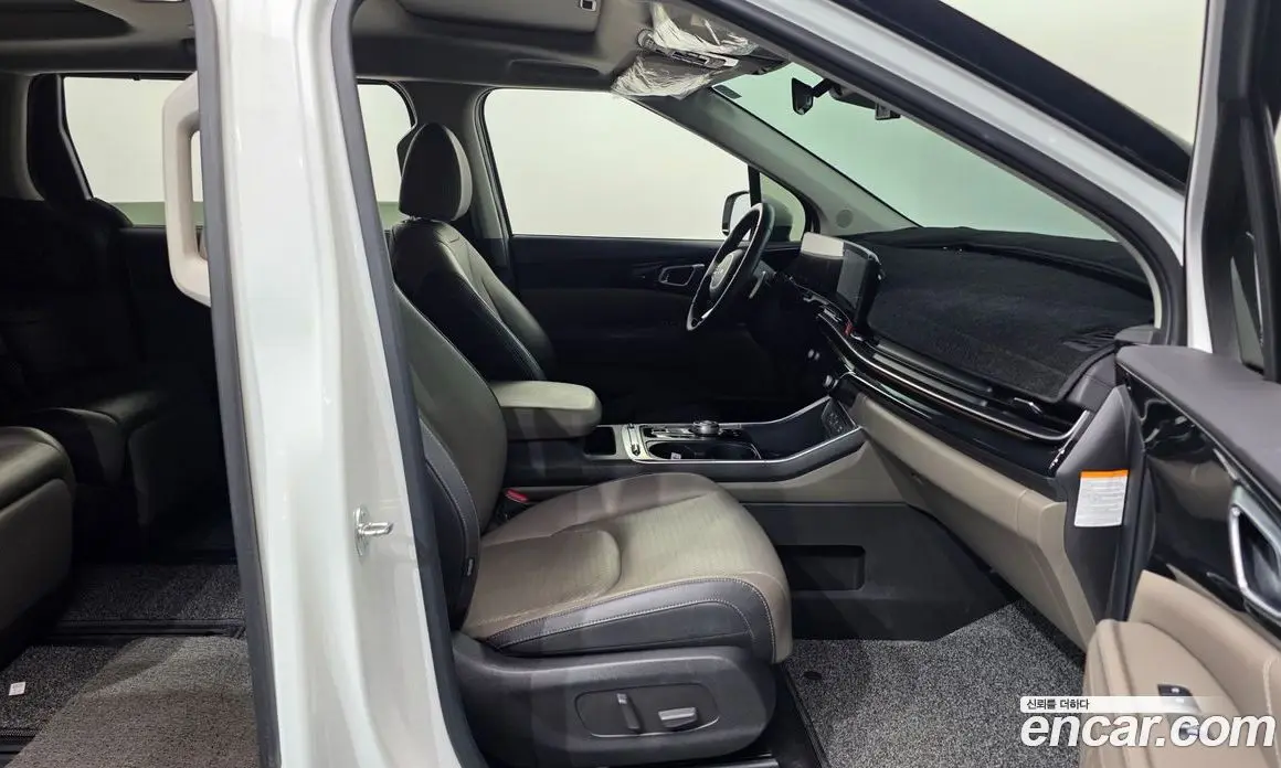 Kia Carnival 2024 1.6 автомат (гидро), фото 17