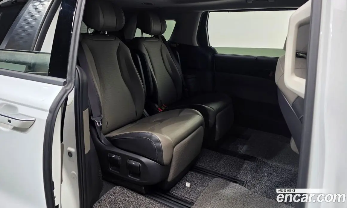 Kia Carnival 2024 1.6 автомат (гидро), фото 18