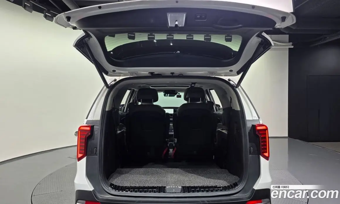 Kia Carnival 2024 1.6 автомат (гидро), фото 26