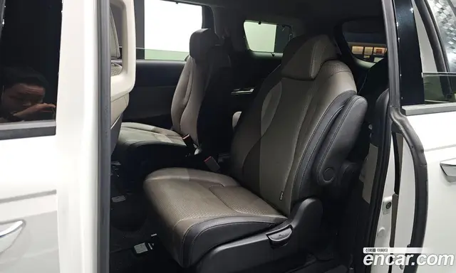 Kia Carnival 2024 3.5 автомат (гидро), миниатюра 11