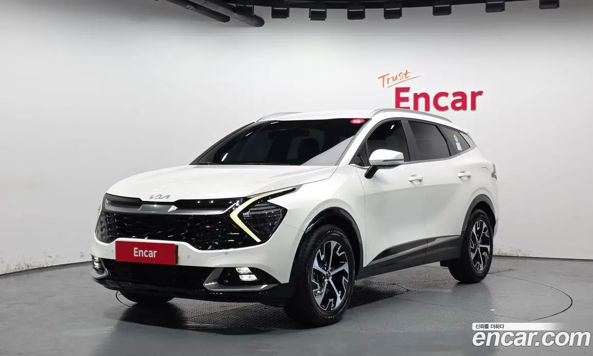 Kia Sportage 2022 1.6 автомат (гидро), фото 1