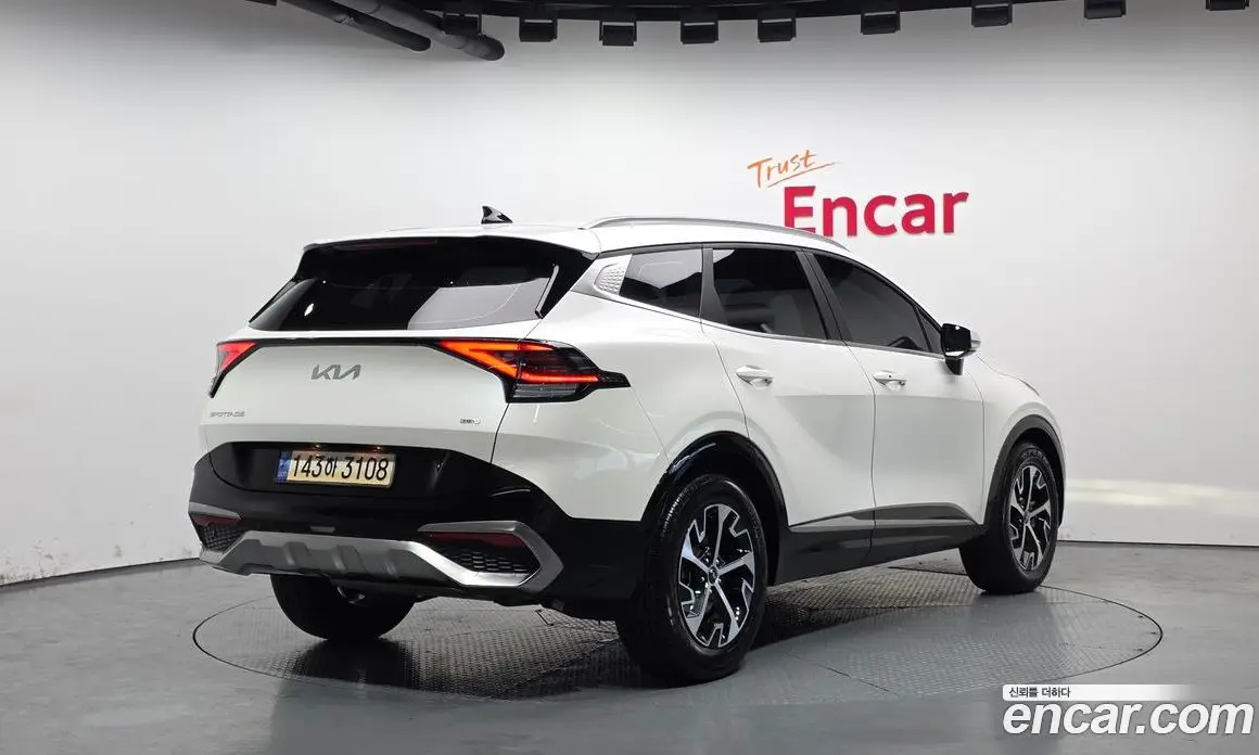 Kia Sportage 2022 1.6 автомат (гидро), фото 2