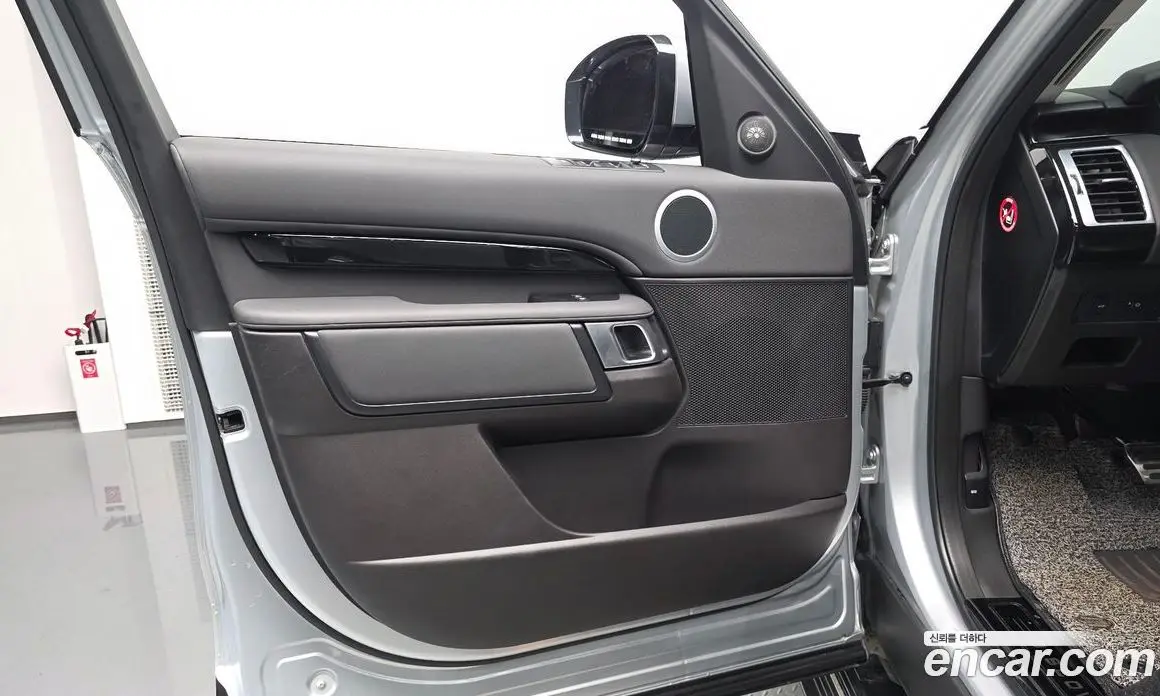 Land Rover Discovery 2018 2.0 автомат (гидро), фото 13