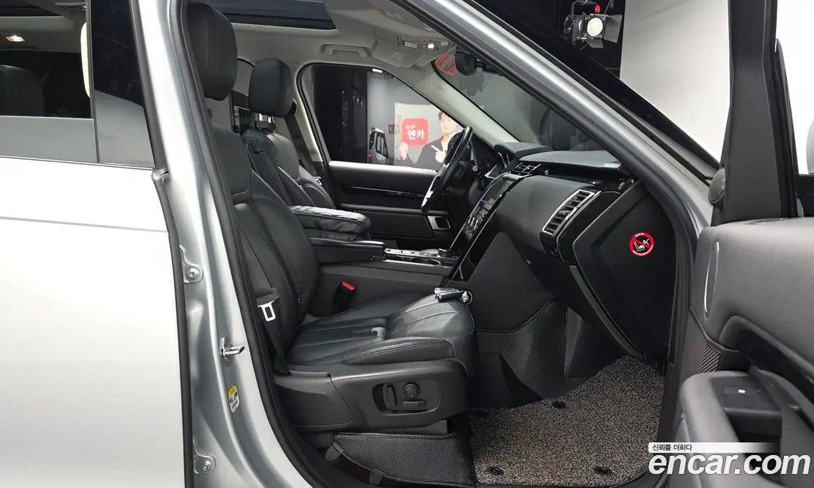 Land Rover Discovery 2018 2.0 автомат (гидро), фото 15