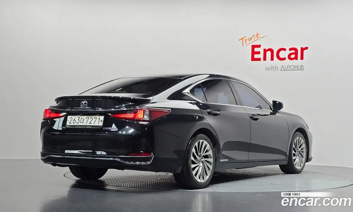 Lexus ES 2020 2.5 автомат (гидро), фото 2 Lexus ES 2020 2.5 автомат (гидро), фото 2
