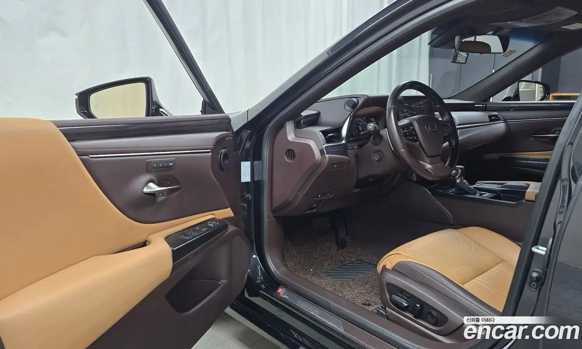 Lexus ES 2020 2.5 автомат (гидро), фото 13 Lexus ES 2020 2.5 автомат (гидро), фото 13