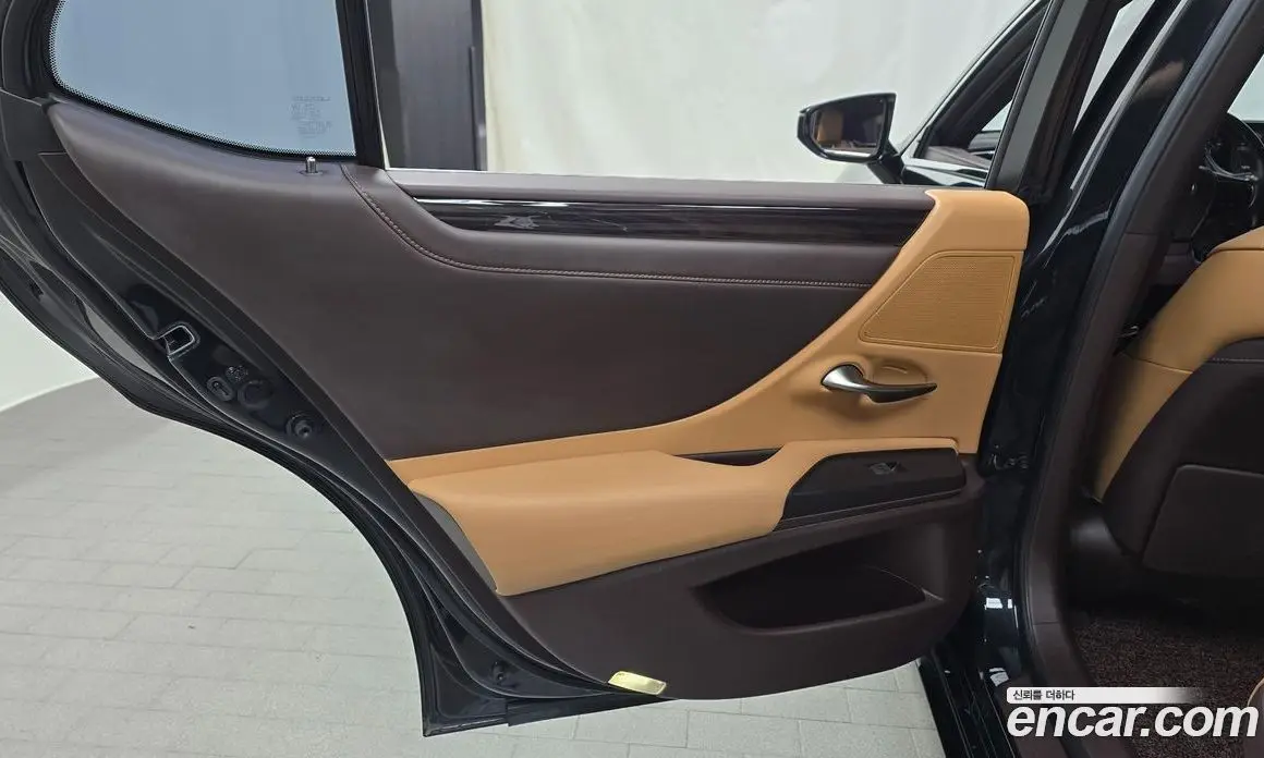 Lexus ES 2020 2.5 автомат (гидро), фото 15 Lexus ES 2020 2.5 автомат (гидро), фото 15