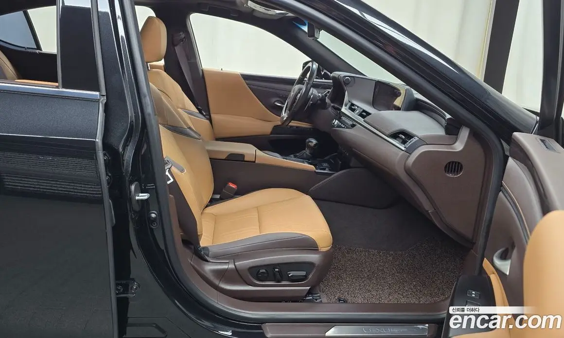 Lexus ES 2020 2.5 автомат (гидро), фото 16 Lexus ES 2020 2.5 автомат (гидро), фото 16