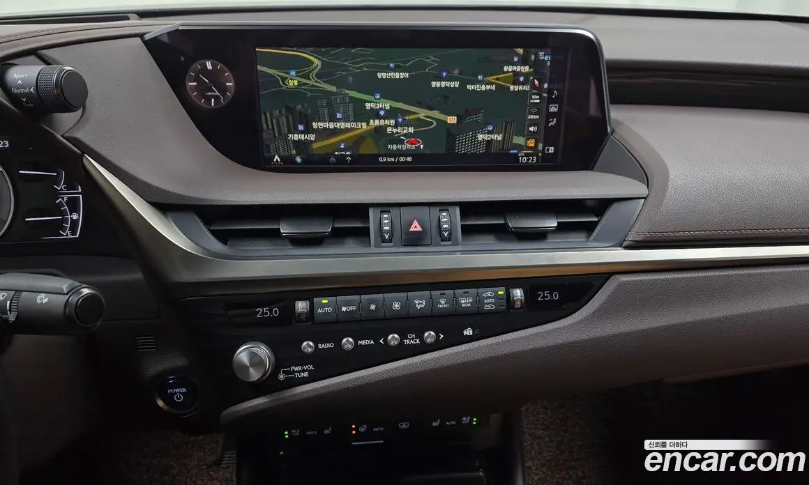 Lexus ES 2020 2.5 автомат (гидро), фото 19 Lexus ES 2020 2.5 автомат (гидро), фото 19