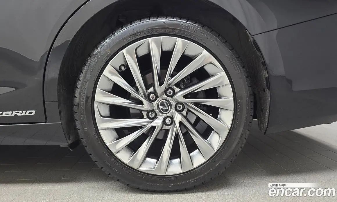 Lexus ES 2020 2.5 автомат (гидро), фото 7 Lexus ES 2020 2.5 автомат (гидро), фото 7