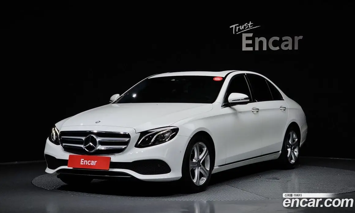 Mercedes-Benz E-Class 2016 2.0 автомат (гидро), фото 1