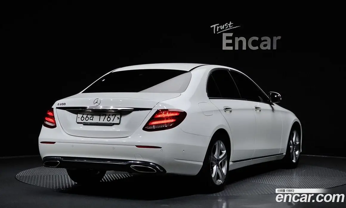 Mercedes-Benz E-Class 2016 2.0 автомат (гидро), фото 2