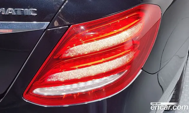 Mercedes-Benz E-Class 2019 2.0 автомат (гидро), миниатюра 9