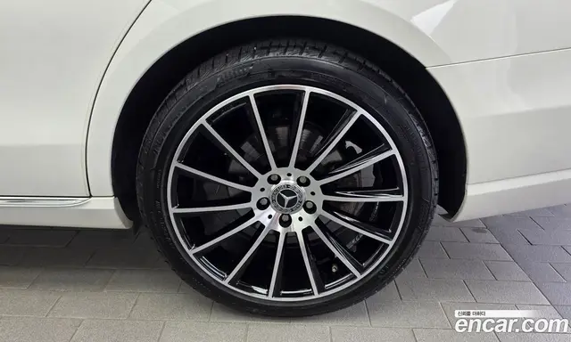 Mercedes-Benz E-Class 2019 2.0 автомат (гидро), миниатюра 7