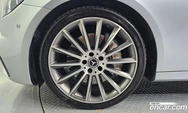 Mercedes-Benz E-Class 2022 2.0 автомат (гидро), миниатюра 5