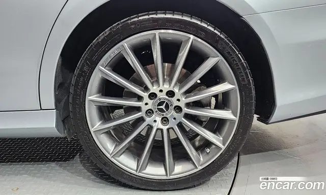 Mercedes-Benz E-Class 2022 2.0 автомат (гидро), миниатюра 7